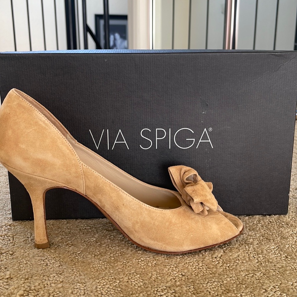 Vintage Suede Via Spiga Italian Heels, Size 8 M, Excellent Condition.